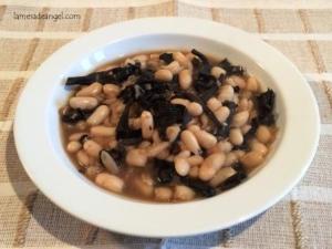 Trompetas de los muertos con alubias blancas