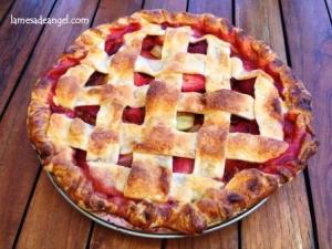 pastel ruibarbo fresas